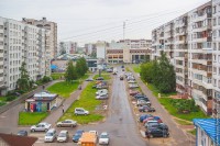 Улица Свободы: хочу в лужу паркуюсь, хочу на газон