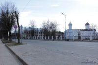 С незаконной парковкой у Ярославова Дворища снова будет разбираться прокуратура